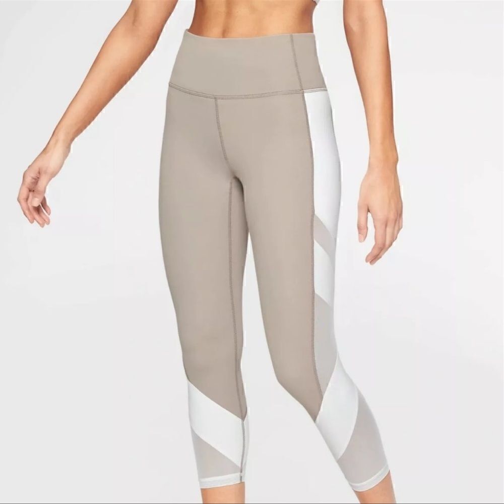 Athleta Exhale Capri Qual Leggings Tan White Mesh Size XS Extra Small